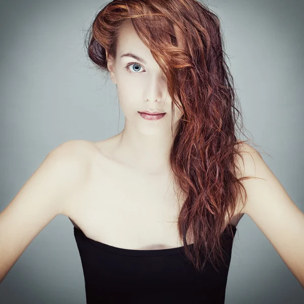 Islak Saçlı Bir Kızın Portresi