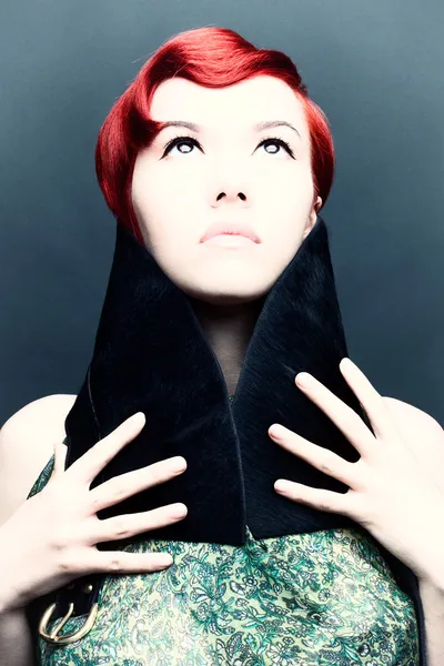 Vintage bir kızıl saçlı kız portresi. — Stok fotoğraf