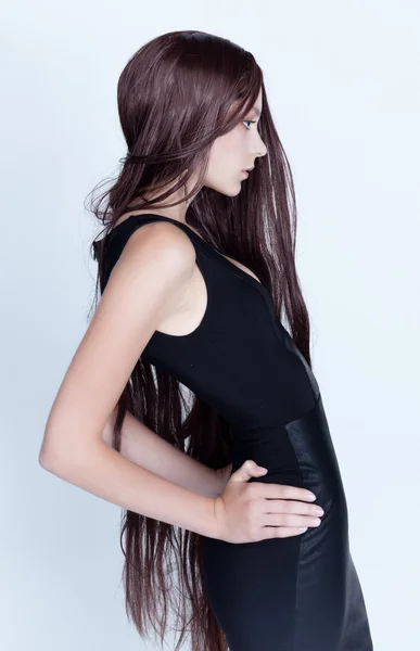 Długi włosy brunetka. — Zdjęcie stockowe