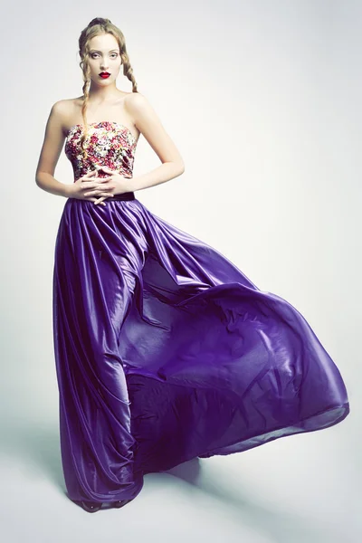 Rüzgar genç kadın.