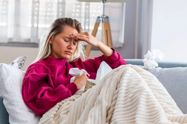 Sick Day Home Blonde Woman Has Coronavirus Common Cold Cough — Photo