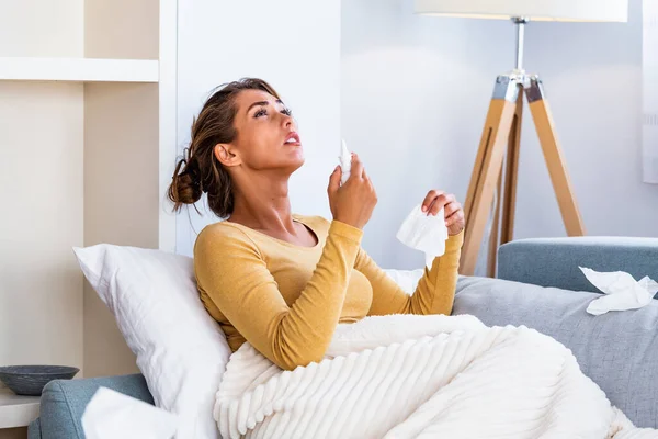 Woman Runny Nose Holds Medicine Her Hand Woman Sniffing Nasal — Foto de Stock