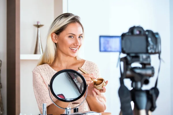 Famous Blogger Cheerful Female Vlogger Showing Cosmetics Products While Recording — Stock Photo, Image