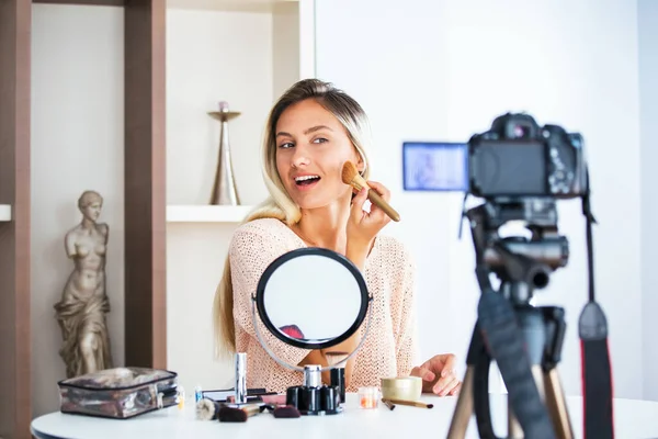 Famous Blogger Cheerful Female Vlogger Showing Cosmetics Products While Recording — Stock Photo, Image