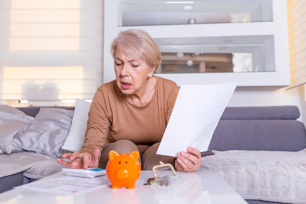 Senior Woman Doing Finances Home Senior Woman Calculator Counting Euro — Stockfoto