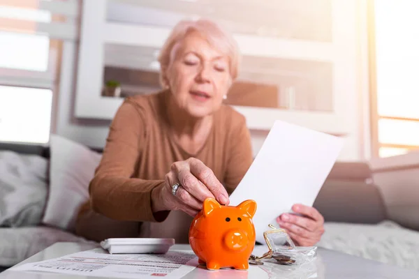 Savings Money Annuity Insurance Retirement People Concept Senior Woman Hand — Stockfoto