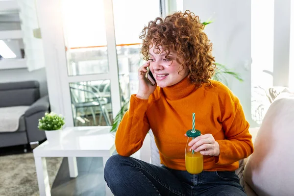 Happy Cheerful Young Woman Talking Phone Home Smiling Teen Girl — Stockfoto