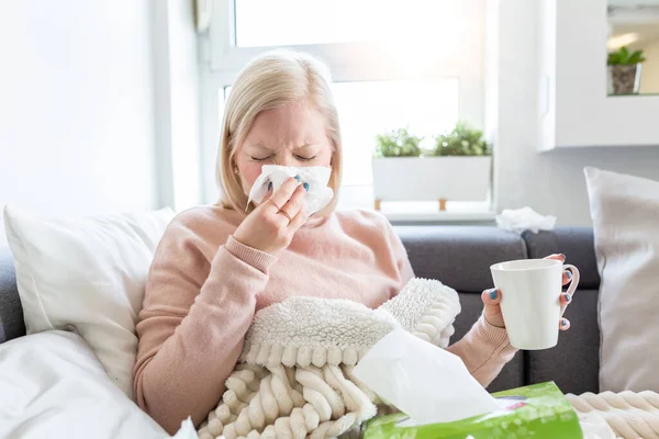 Cold Flu Portrait Ill Woman Caught Cold Feeling Sick Sneezing — 图库照片