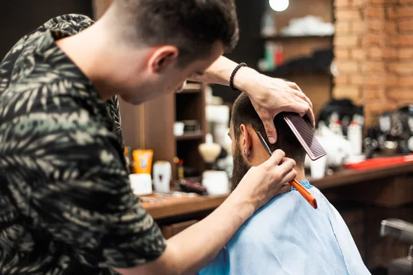 Razor Hands Professional Barber Hairdresser Shaving Man Neck Straight Razor — Stock Photo, Image