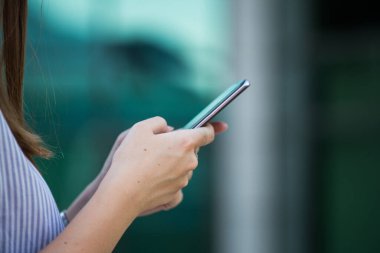 Reklam mesajınız ya da tanıtım içeriğiniz için cep telefonunuzu boş kopya alanı ile kapatın.