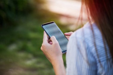 Reklam mesajınız ya da tanıtım içeriğiniz için cep telefonunuzu boş kopya alanı ile kapatın.