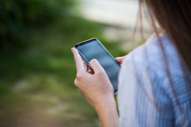 Reklam mesajınız ya da tanıtım içeriğiniz için cep telefonunuzu boş kopya alanı ile kapatın.