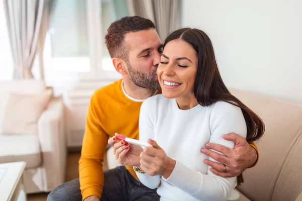 Joyful Couple Finding Out Results Pregnancy Test Home Happy Couple — kuvapankkivalokuva