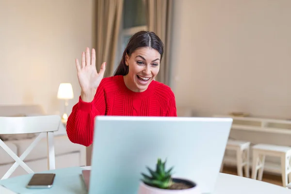 Young Woman Video Call Home Her Friends While Quarantine Cropped — Foto de Stock