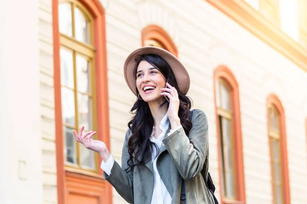 Portrait Attractive Young Woman Laughing Talking Mobile Phone Business Woman — Stockfoto