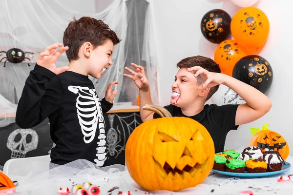 Happy Halloween Attractive Young Boy His Big Brother Preparing Halloween — стоковое фото