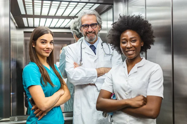Medical Staff People Group Team Doctor Nurse Hospital Elevator Healthcare — Stockfoto