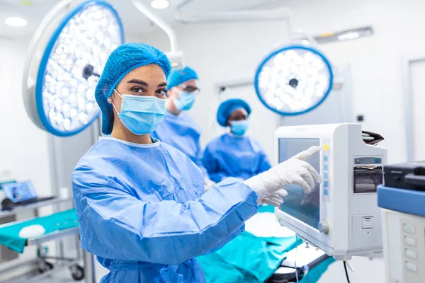 Diverse Team Professional Surgeons Performing Invasive Surgery Patient Hospital Operating — 스톡 사진