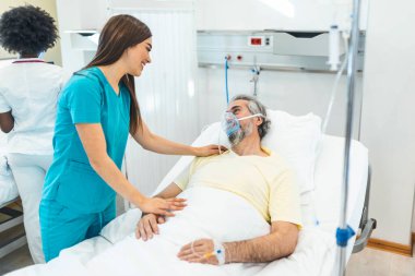 Kadın doktor servisi, kıdemli hastalarla konuşma ve danışmanlık konuşmalarını desteklemeye ve hastanede sağlık hizmetleri ekspres güven konseptiyle görüşmede el ele tutuşmaya yardımcı olur. Sağlık ve İlaç