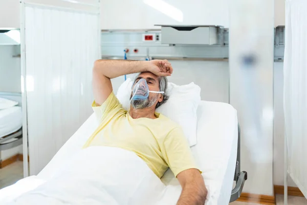 Portrait Retired Senior Man Breathing Slowly Oxygen Mask Coronavirus Covid —  Fotos de Stock