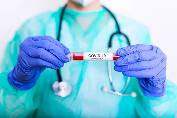 Koronavirus Covid Infikovaný Vzorek Krve Zkumavce Ruce Vědce Lékař Biohazard — Stock fotografie