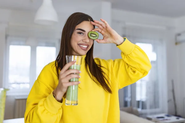 Young Woman Glass Tasty Healthy Smoothie Kitchen Smiling Girl Living — Stockfoto
