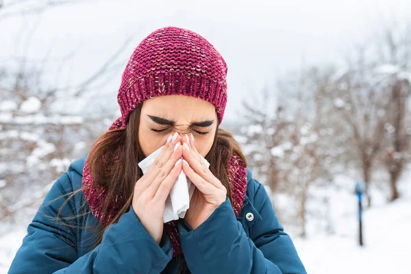 Young Woman Suffering Seasonal Cold Flu Blowing Her Nose Handkerchief — Stockfoto