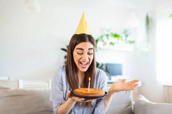 Copy Space Shot Cheerful Young Woman Having Birthday Celebration Event — Stockfoto