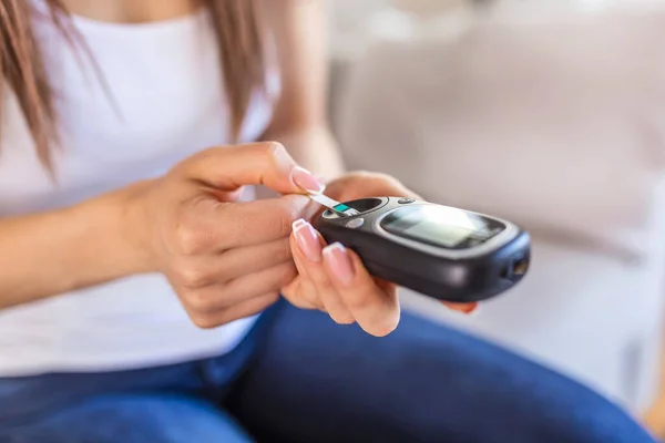 Woman Glucometer Checking Blood Sugar Level Home Diabetes Health Care — Stock fotografie