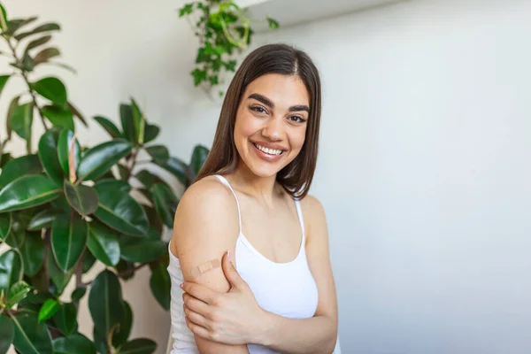 Young Woman Adhesive Bandage Her Arm Corona Virus Vaccine First — Foto Stock