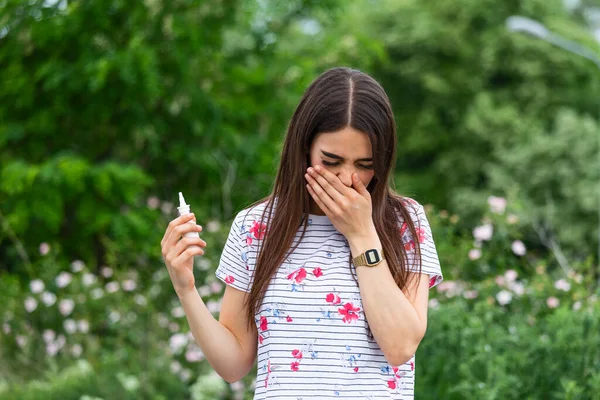 Young Pretty Woman Sneezing Front Blooming Tree Spring Allergy Concept — Foto de Stock