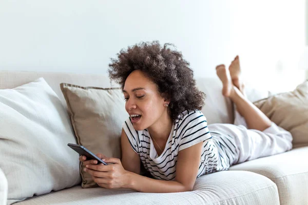 Lovely Message Him Attractive Young Woman Looking Her Smart Phone — Stock Photo, Image