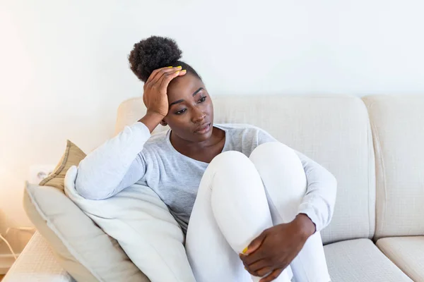 Lidé Emoce Stres Zdravotní Péči Koncept Nešťastná Afroamerické Mladá Žena — Stock fotografie