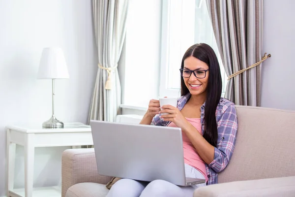 Positive Young Woman Freelancer Watching Video Blog Netbook Having Coffee — Foto Stock