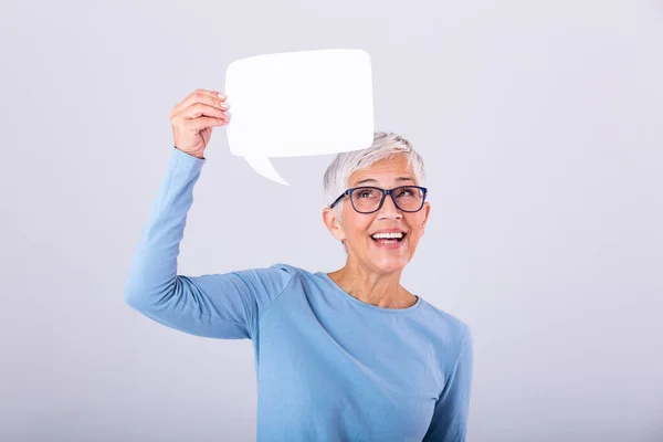 Cheerful Mature Woman Holding Speech Bubble Sign Her Head Smiling — Φωτογραφία Αρχείου