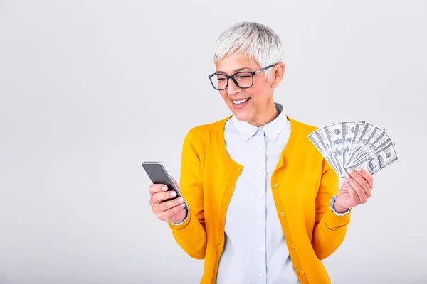 Portrait Delighted Senior Woman Holding Bunch Money Banknotes Paying Online — Stockfoto