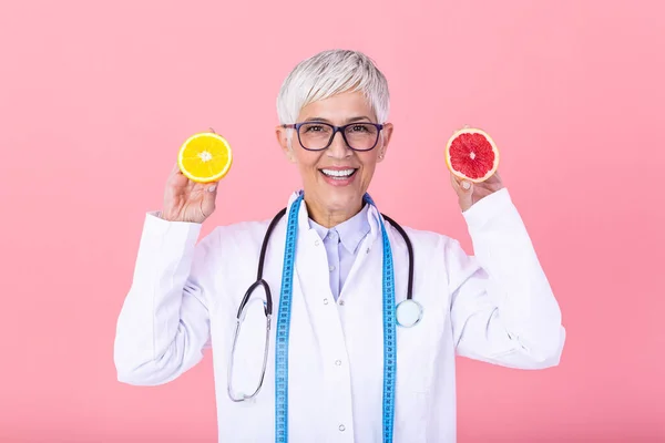 Happy Dietitian Nutritionist Holding Grapefruit Orange Having Fun Woman Promoting — Φωτογραφία Αρχείου