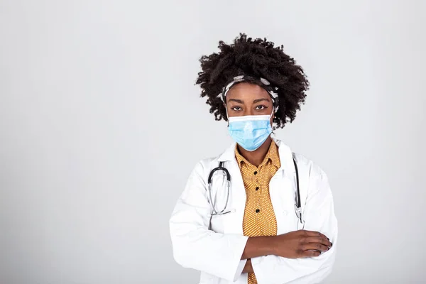 Medicinsk Uppfattning Ung Vacker Kvinnlig Läkare Vit Rock Med Fonendoskop — Stockfoto