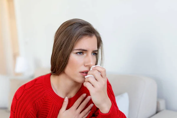 Sjuk Desperat Kvinna Har Influensa Rinit Förkylning Sjukdom Allergier Ganska — Stockfoto