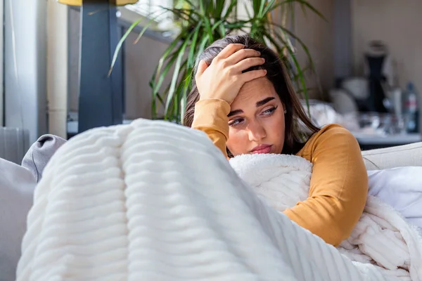 Sick Woman Headache Sitting Blanket Sick Woman Seasonal Infections Flu — 스톡 사진