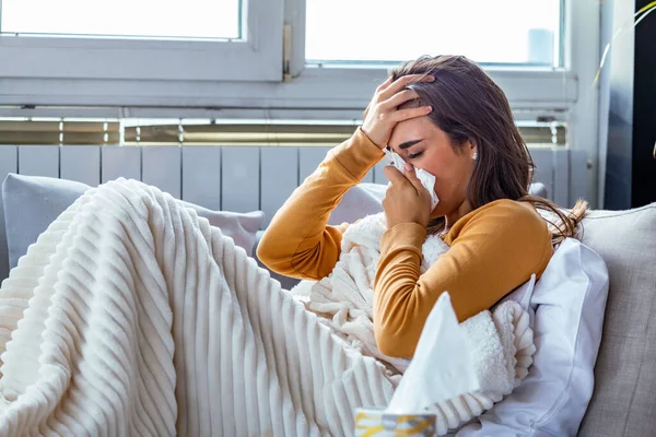 Cold Flu Portrait Ill Woman Caught Cold Feeling Sick Sneezing —  Fotos de Stock