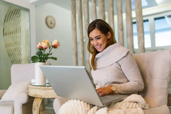 Positive Young Woman Freelancer Watching Video Blog Netbook Having Coffee — Stok fotoğraf