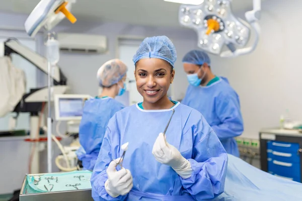 Portrait African American Woman Surgeon Standing Operating Room Ready Work — 스톡 사진