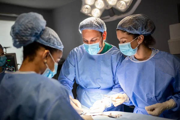 Group Surgeons Doing Surgery Hospital Operating Theater Medical Team Doing — Foto Stock