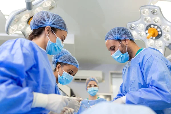 Surgeon Team Uniform Performs Operation Patient Cardiac Surgery Clinic Modern — ストック写真