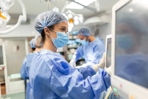 Diverse Team Professional Surgeons Performing Invasive Surgery Patient Hospital Operating — Φωτογραφία Αρχείου