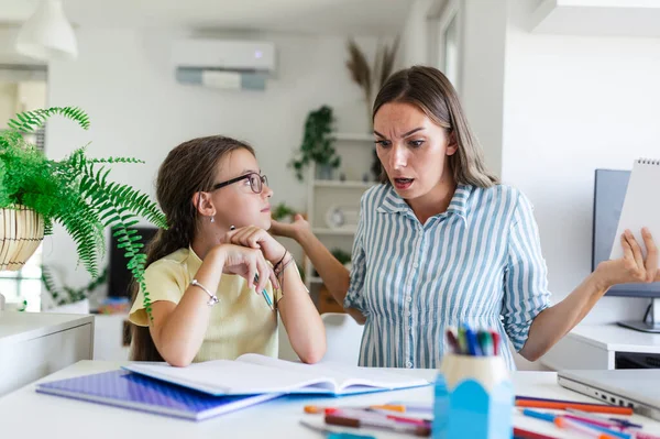 Mère Fille Stressées Frustrées Par Échec Des Devoirs Concept Problèmes — Photo