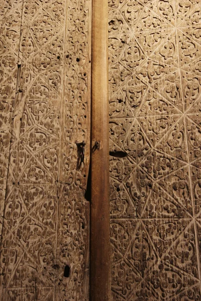 Дверь из дерева — стоковое фото