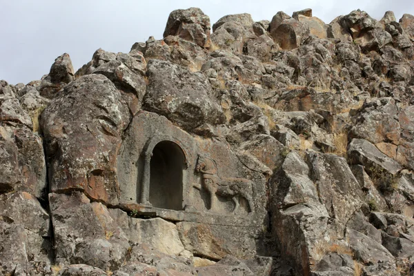 Kaya mezarları, Bey? ehir