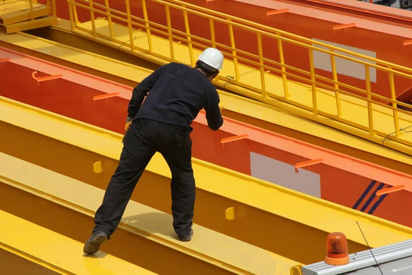 Worker and Crane — Stock Photo, Image